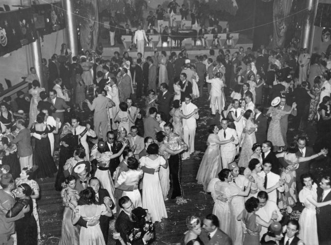 Costume dance at Teatro Politeama Argentino, 1938.